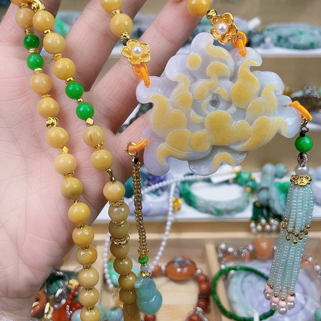 翡翠未镶嵌手链吊坠