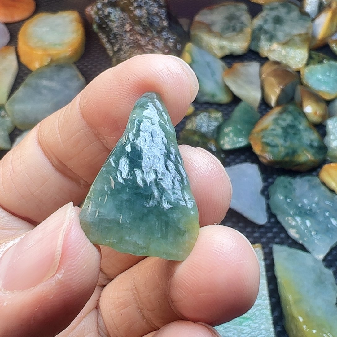 翡翠裸石缅甸翡翠