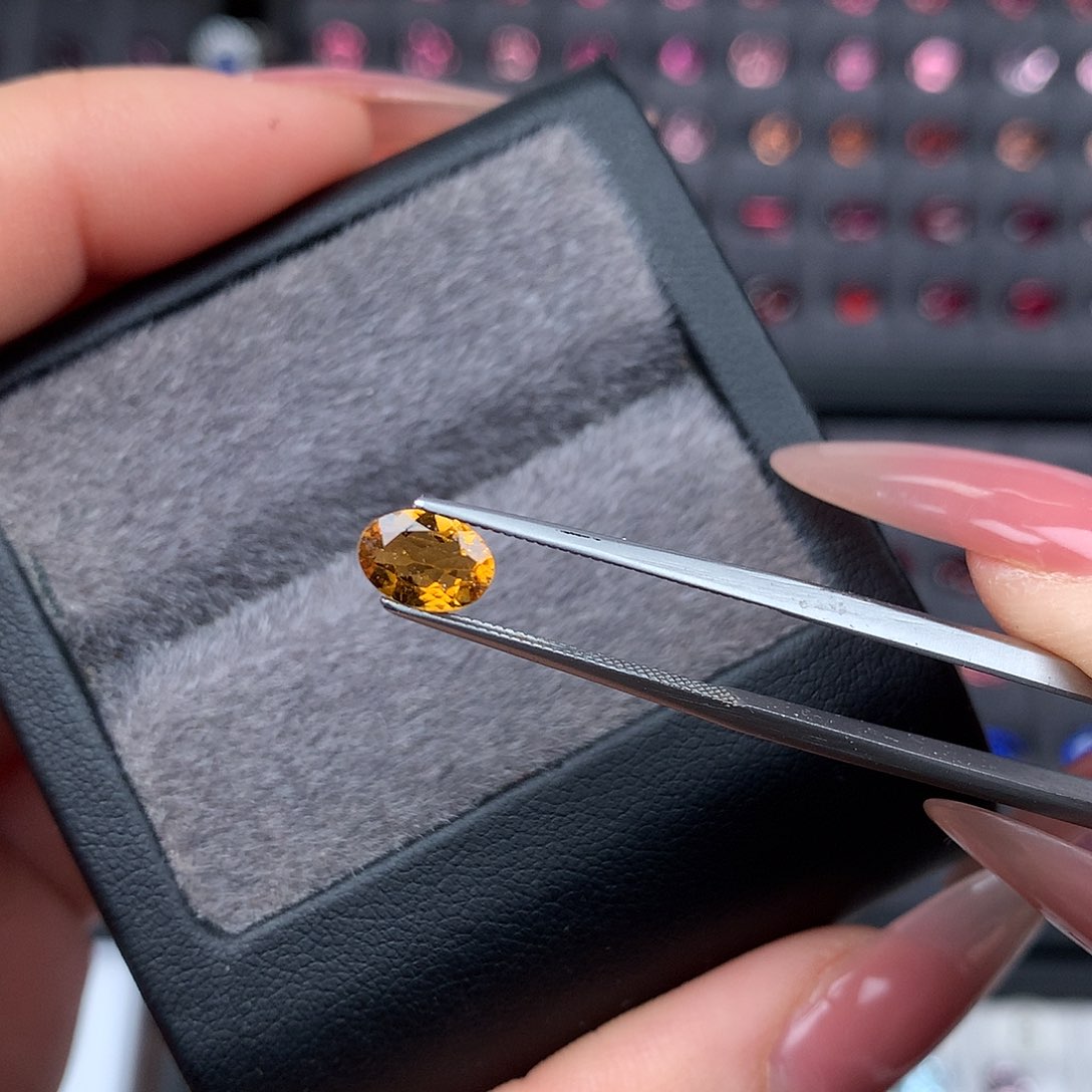 碧玺裸石未镶嵌69分