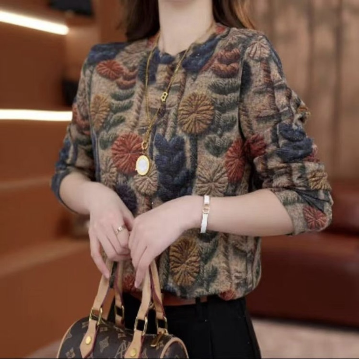 【不加绒】2025秋冬新款圆领向阳花印花时尚妈妈装减龄套头打底衫