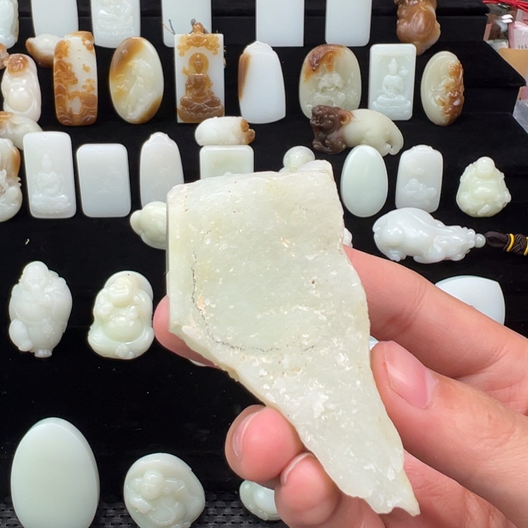 和田玉颈饰未镶嵌