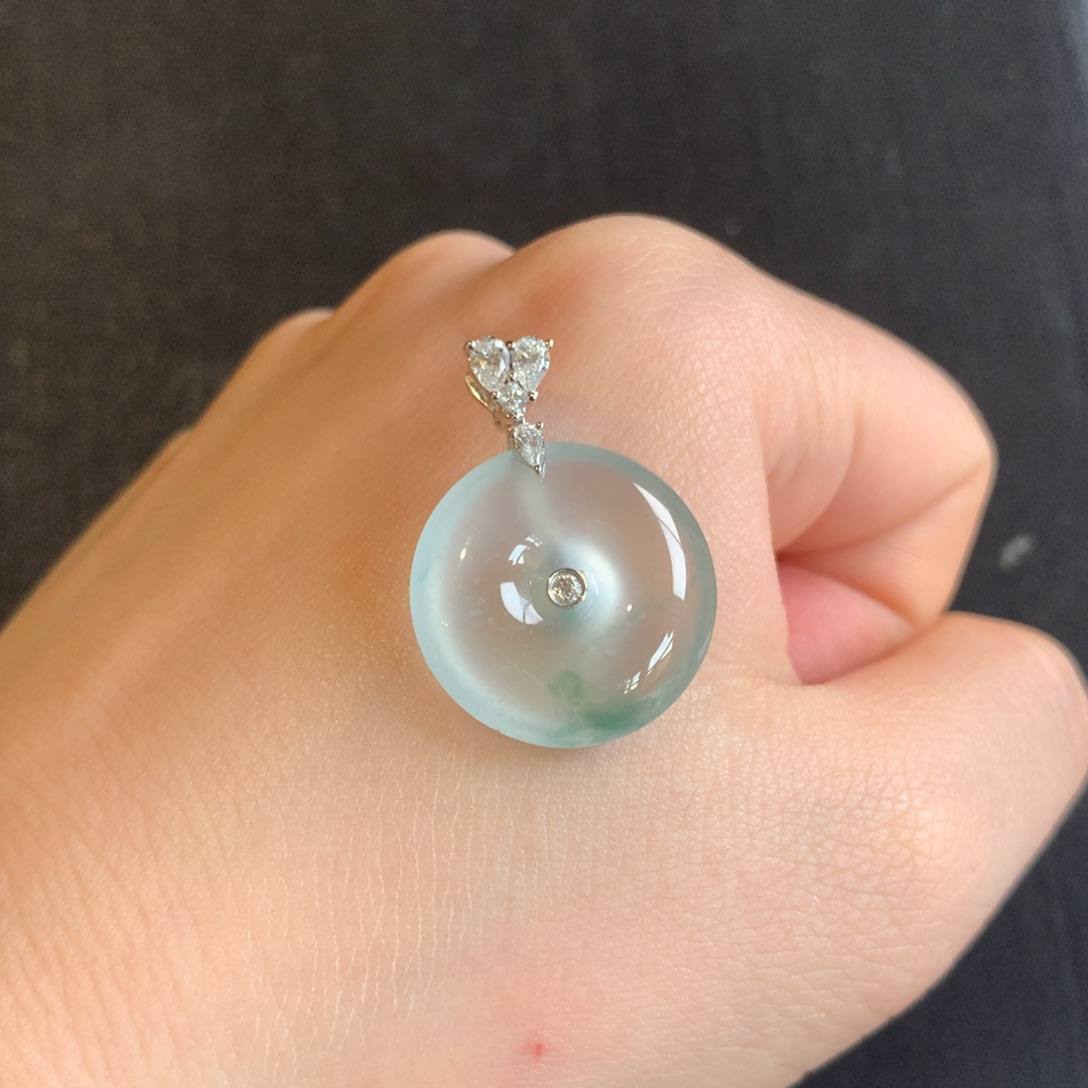 翡翠颈饰18K金镶嵌天然翡翠