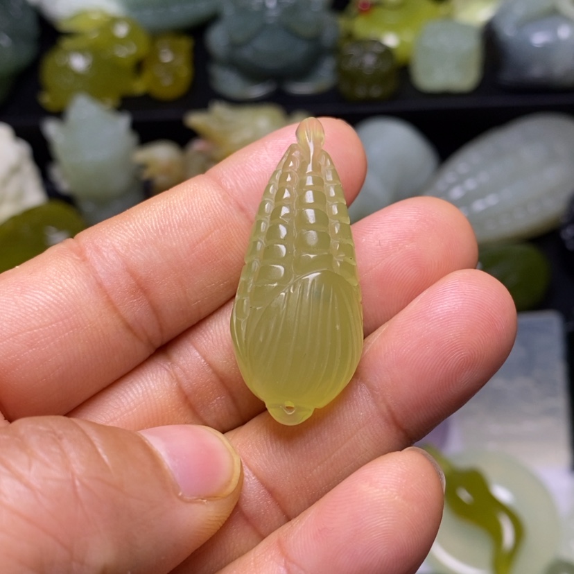 【闪购商品】蛇纹石玉颈饰未镶嵌