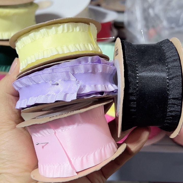 4的缎面荷叶边黑色紫色粉色浅黄各5码