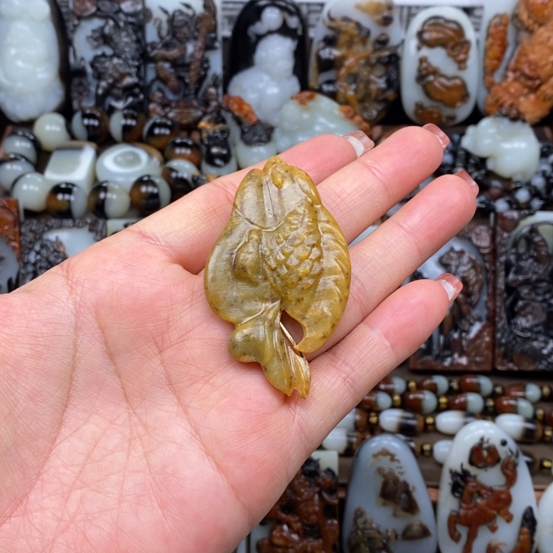 颈饰未镶嵌和田玉