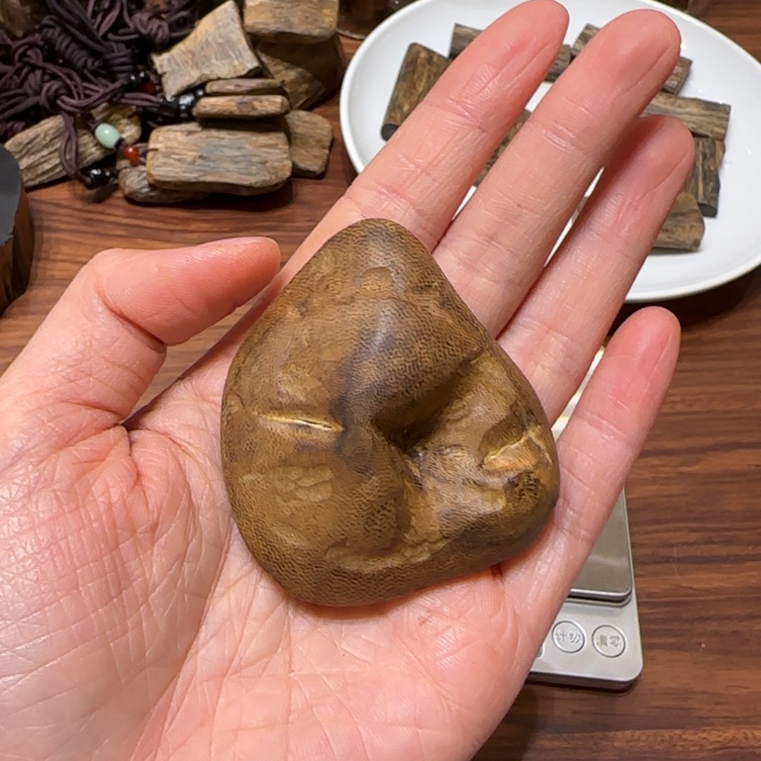 沉香沉香碎屑奇楠小包头10.2克