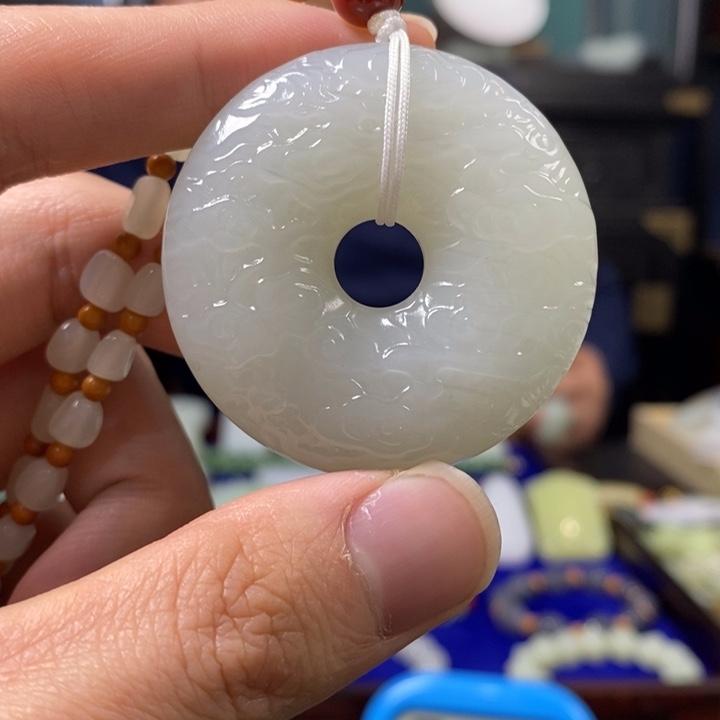 和田玉挂件未镶嵌黑*