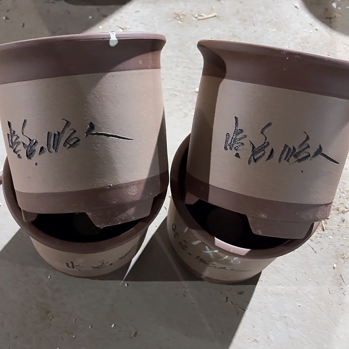 紫砂花盆60-4。  17-16