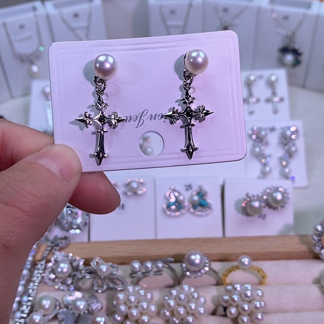 淡水珍珠未镶嵌耳饰