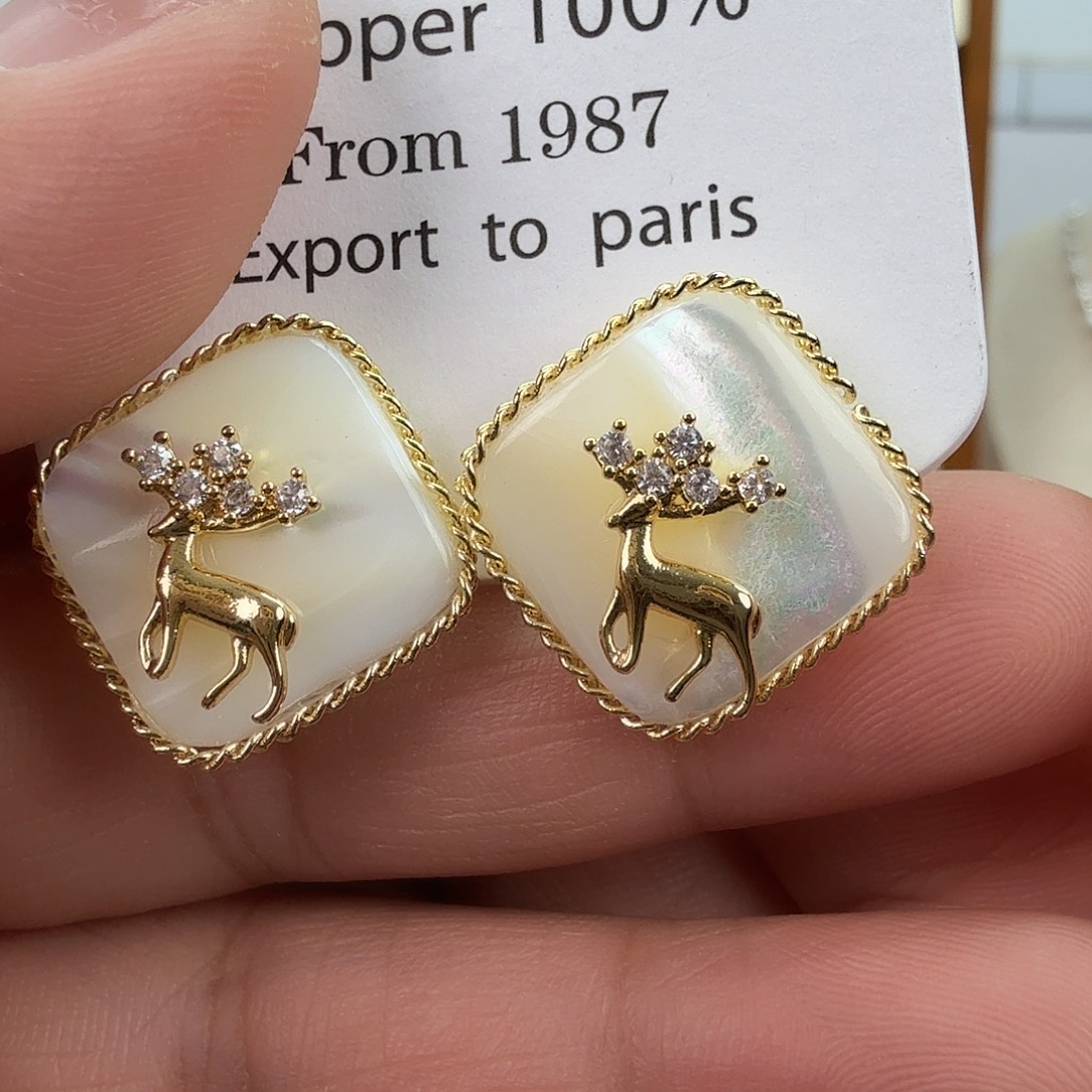 淡水珍珠未镶嵌耳饰