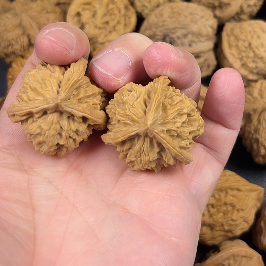 瓜***农文玩核桃吊坠盘山三