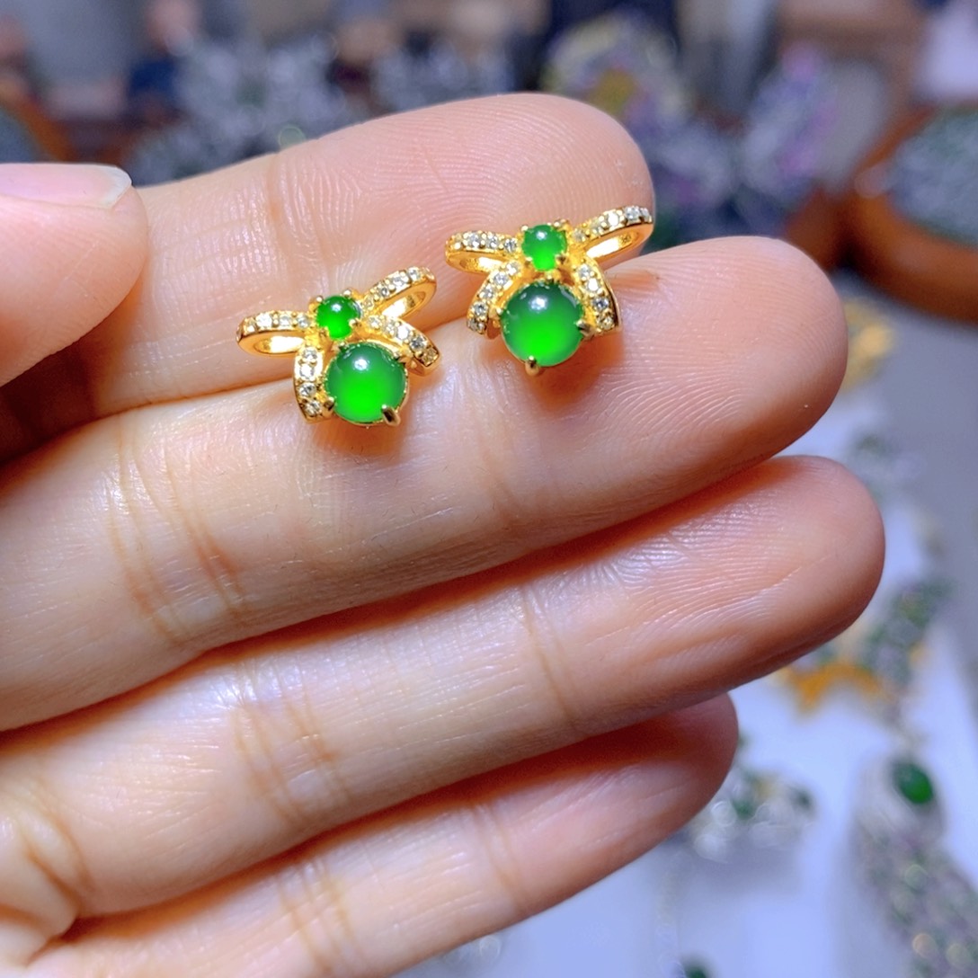 翡翠颈饰银S925镶嵌天然翡翠