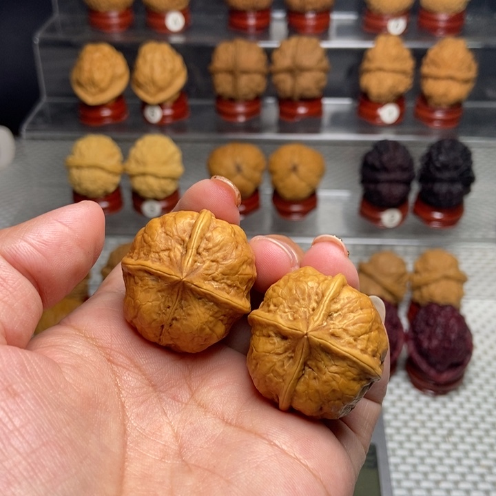 文玩核桃把件南瓜四棱18