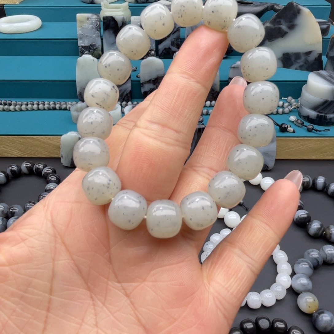 和田玉手串未镶嵌