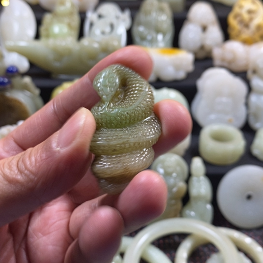 和田玉未镶嵌颈饰