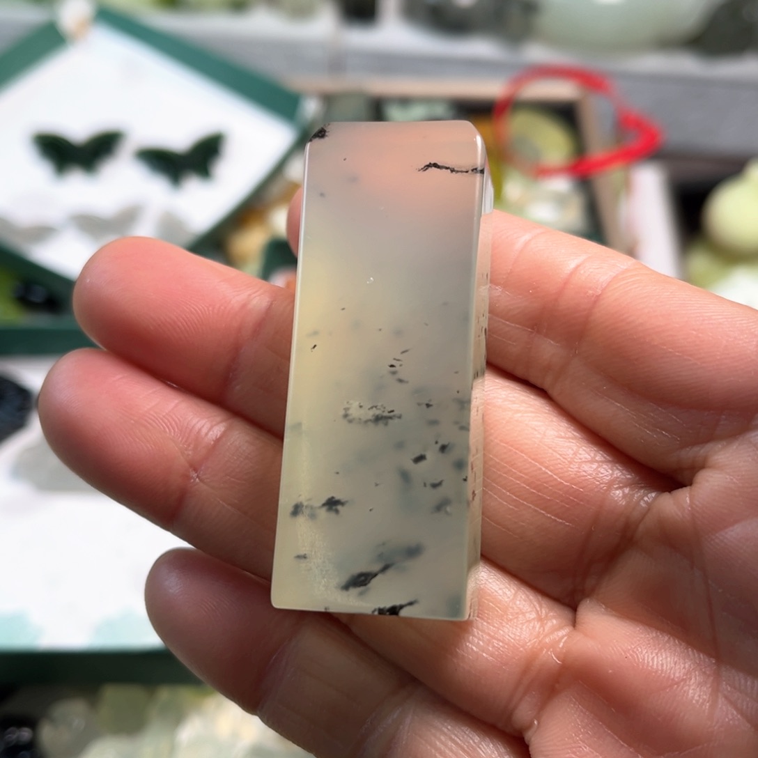 蛇纹石玉原石未镶嵌