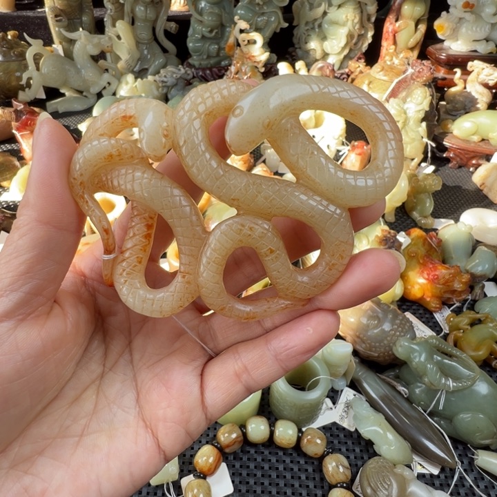 和田玉颈饰未镶嵌