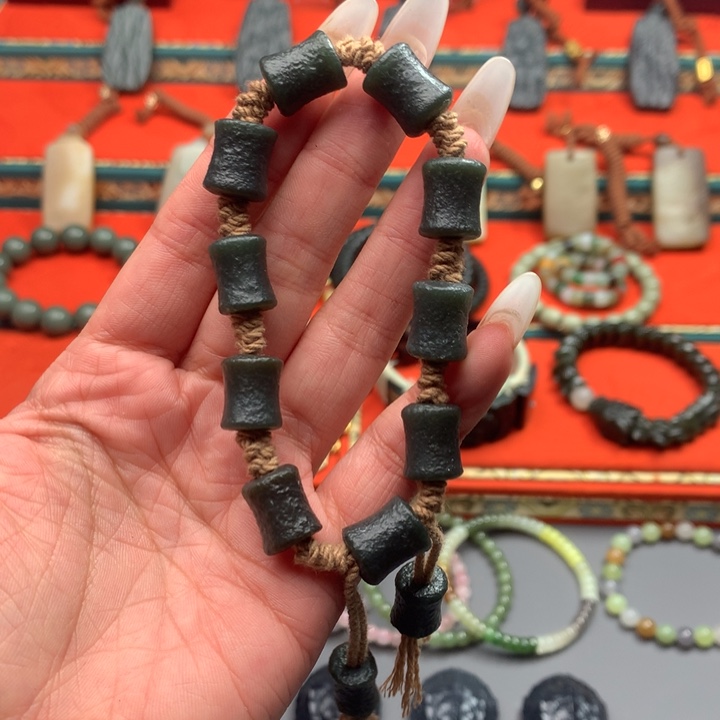 和田玉（糖玉）颈饰未镶嵌