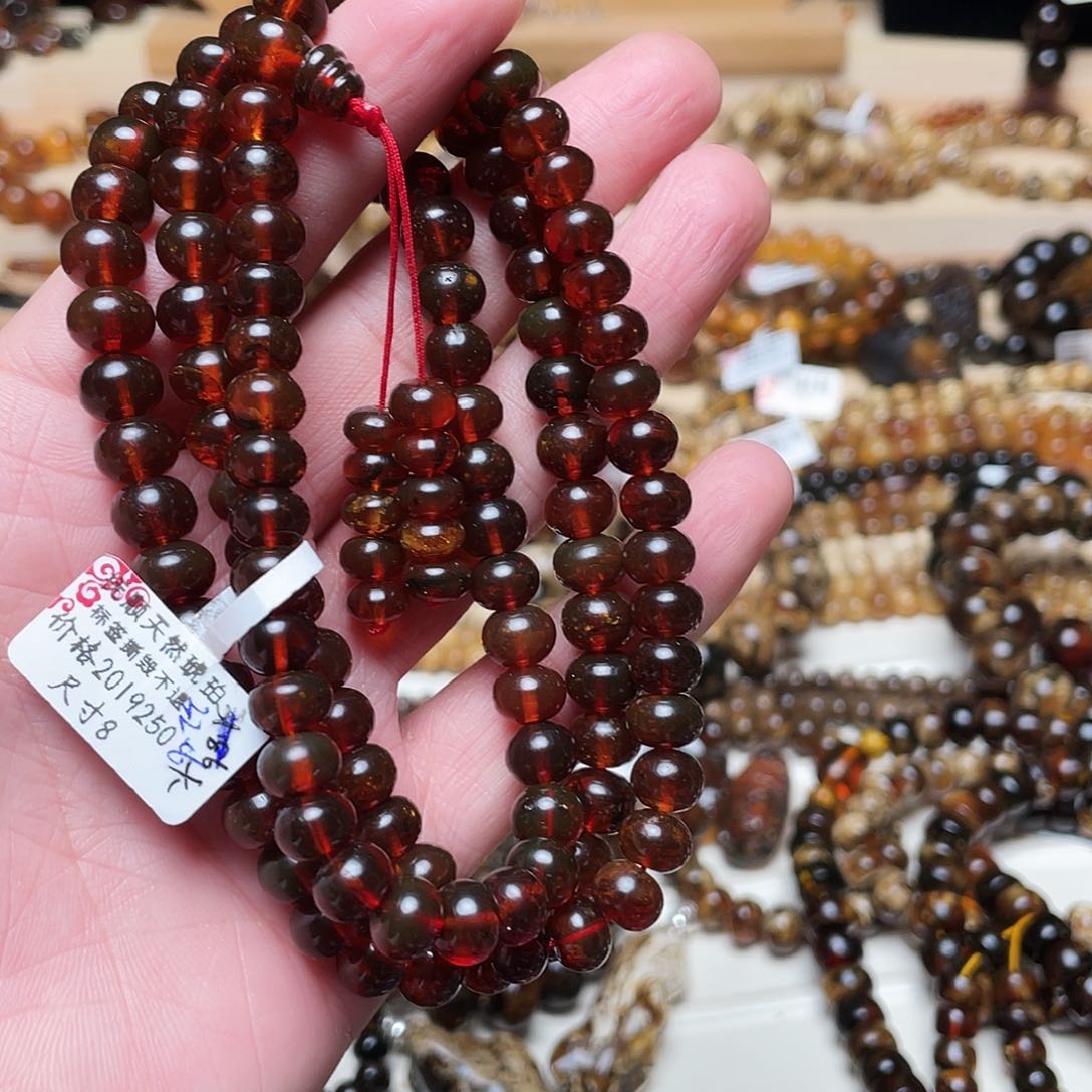 琥珀裸石未镶嵌黑****?八