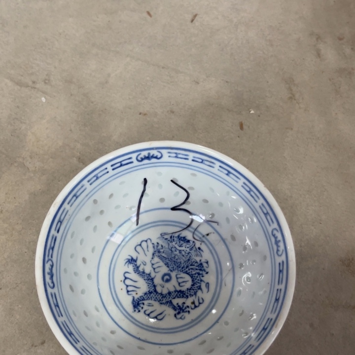 摆件怀旧瓷器，默认微瑕，介意勿拍