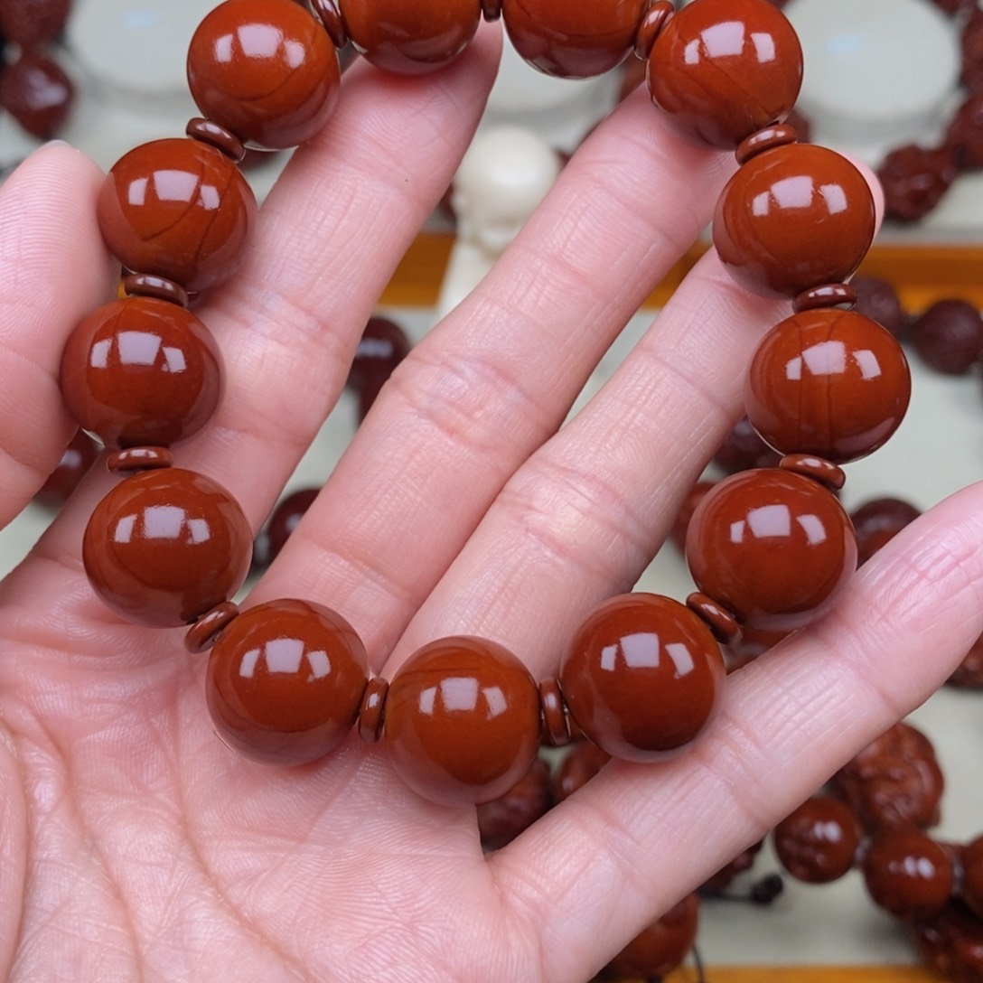 橄榄核吊坠L****8光珠，