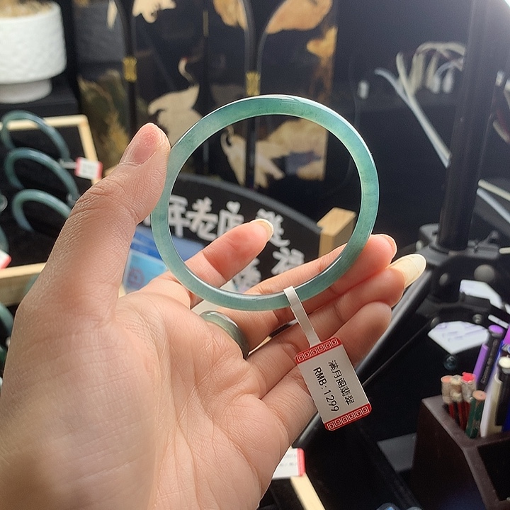 翡翠手镯未镶嵌路*56-57圈口