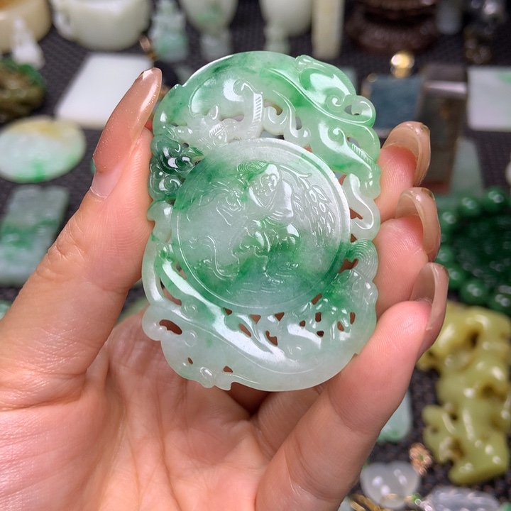 老***猫未镶嵌挂件翡翠清