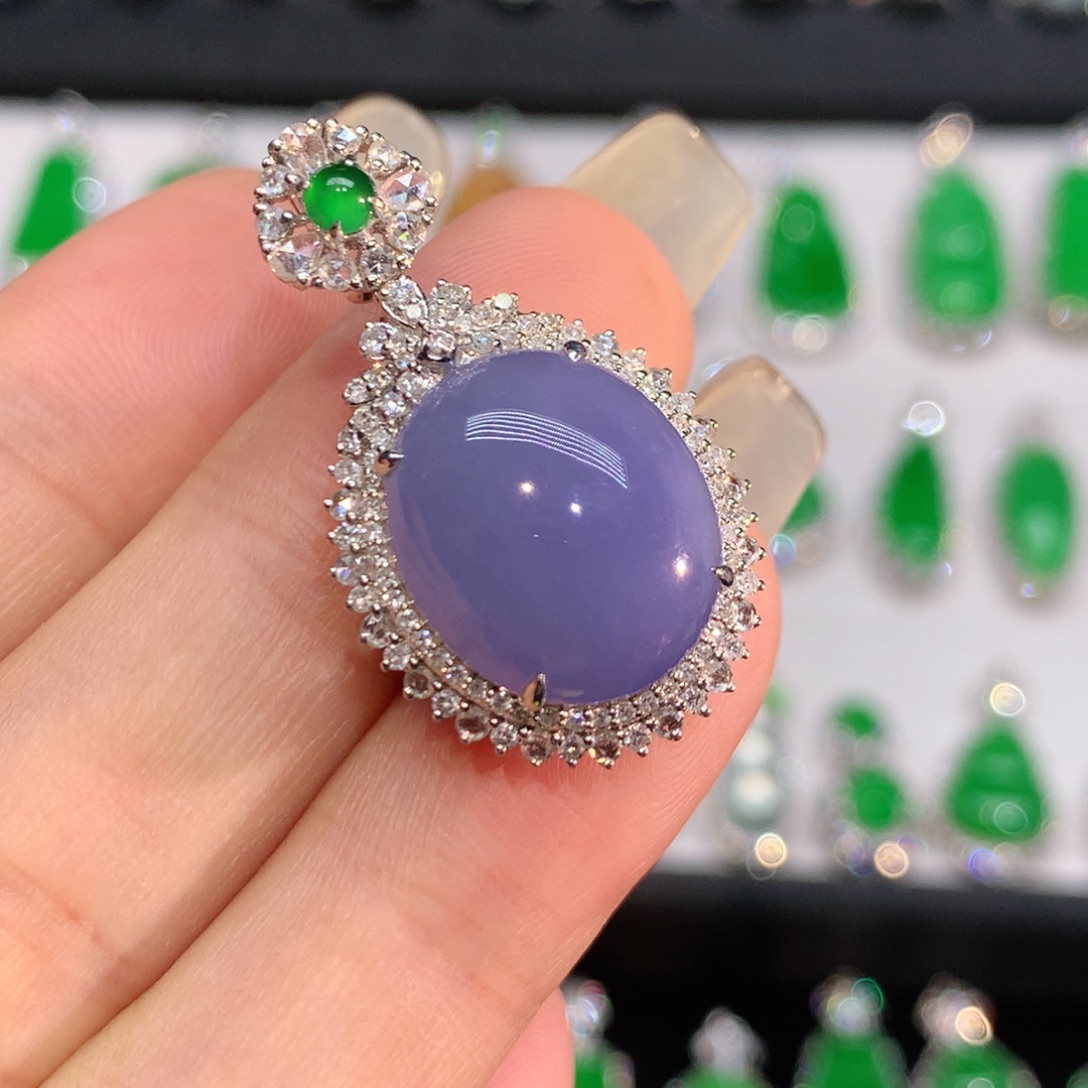 翡翠18K金镶嵌颈饰