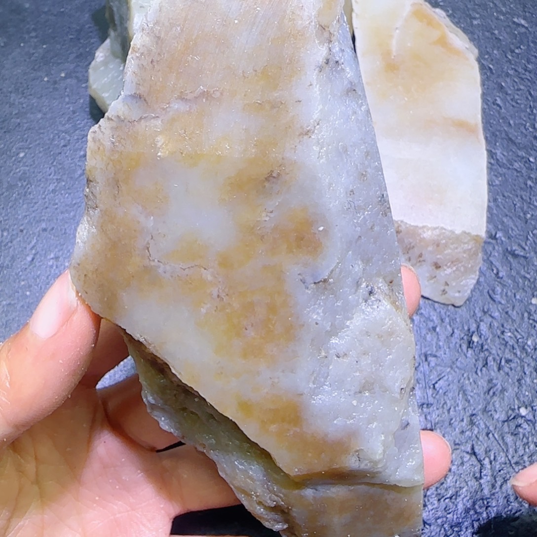 和田玉未镶嵌珠宝半成品