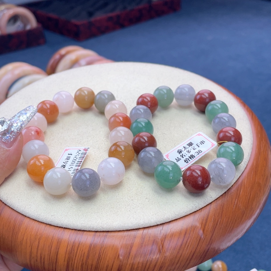 路***缘石英岩玉未镶嵌手镯