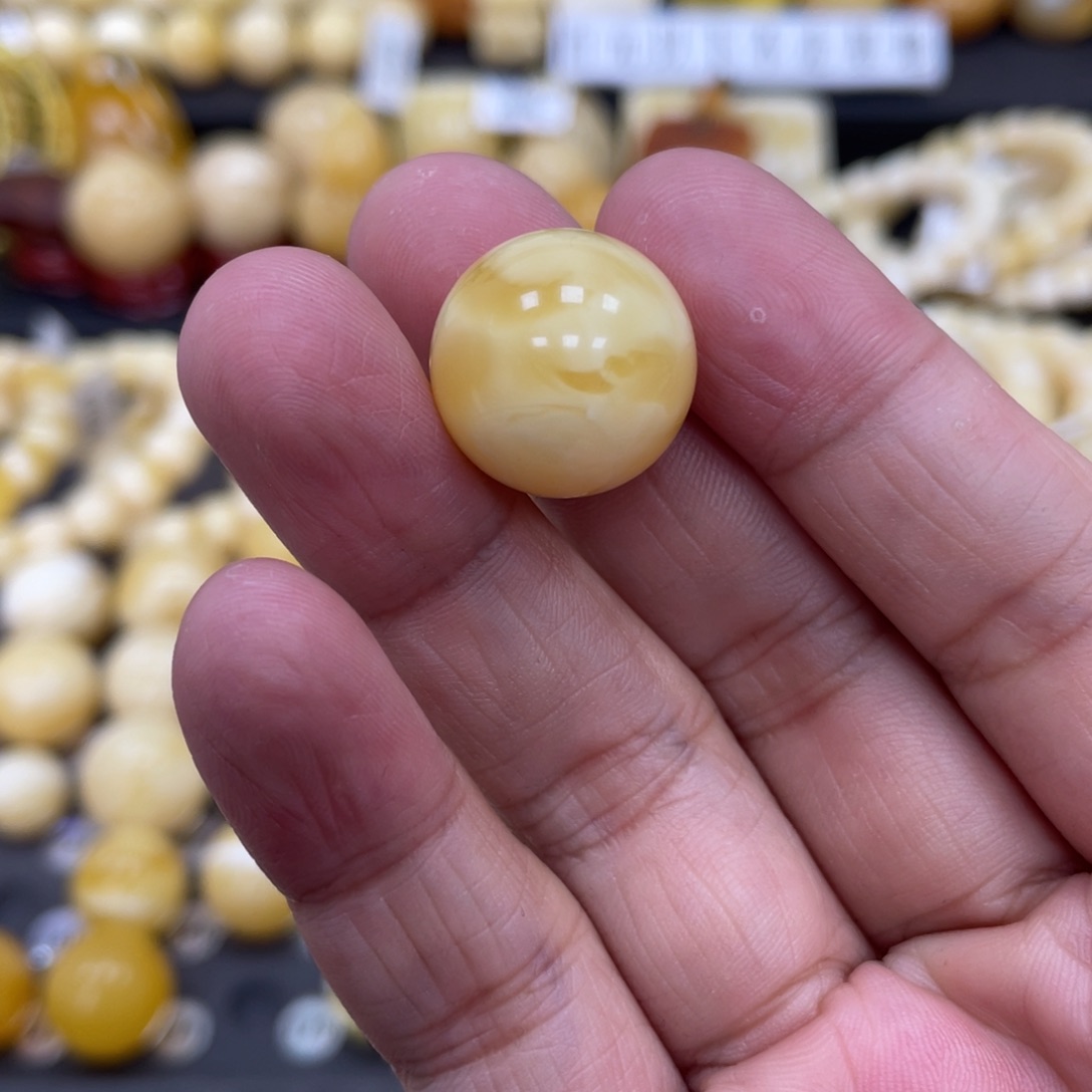 琥珀珠宝奇石未镶嵌17.2mm浓蜡