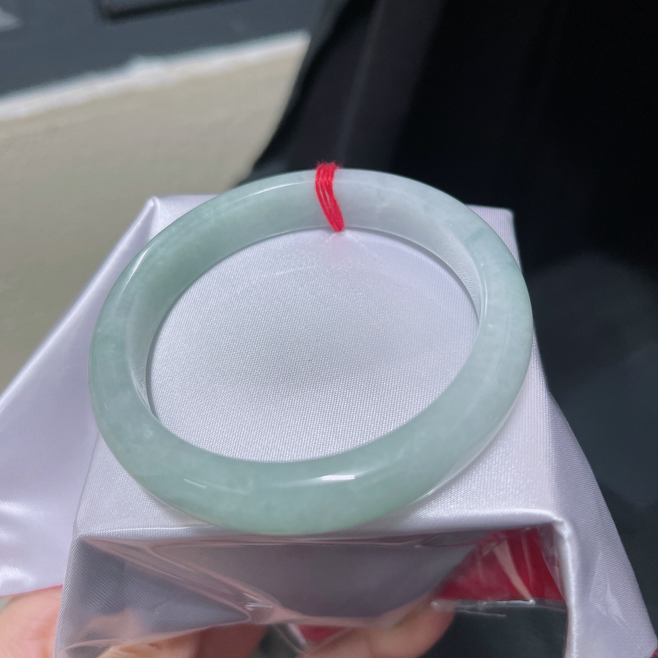 57圈口浅绿宽边手镯389