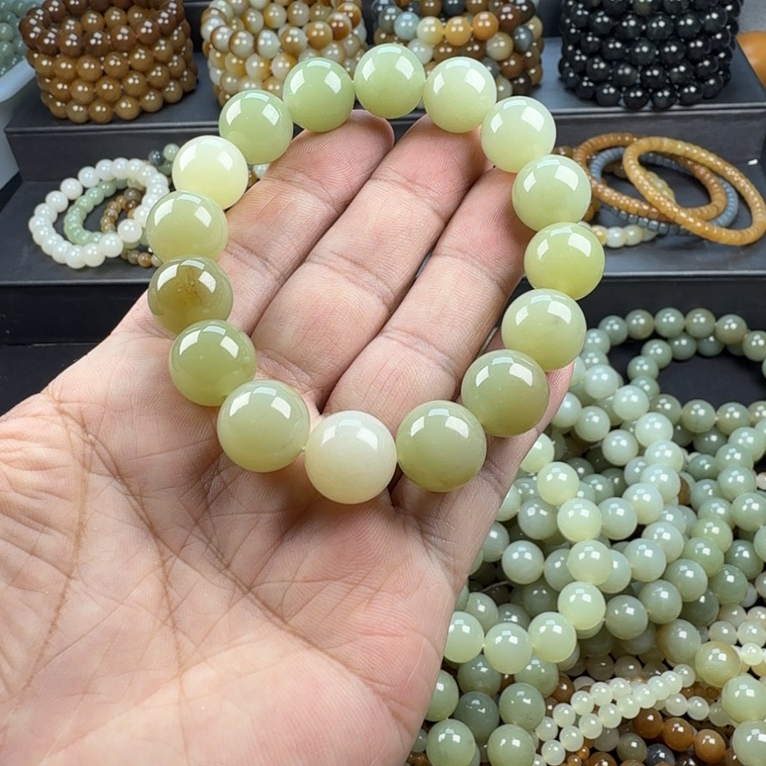 东***大和田玉未镶嵌手链