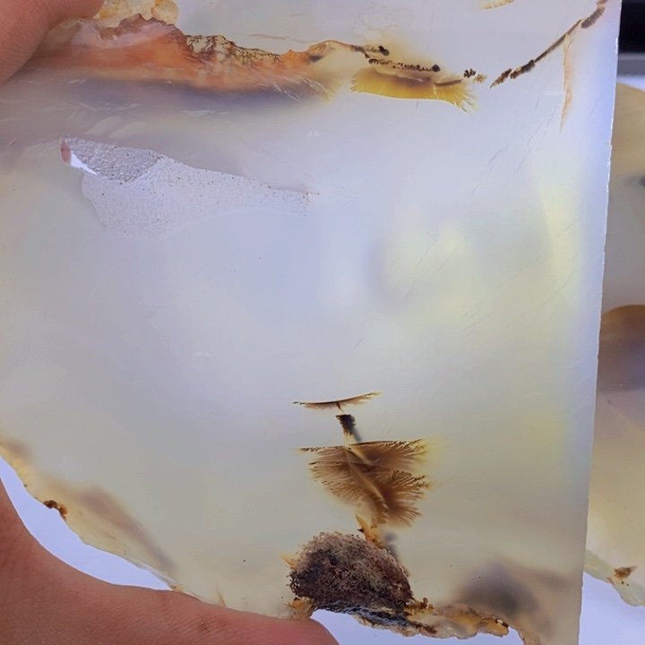 玛瑙/玉髓颈饰未镶嵌丫**?