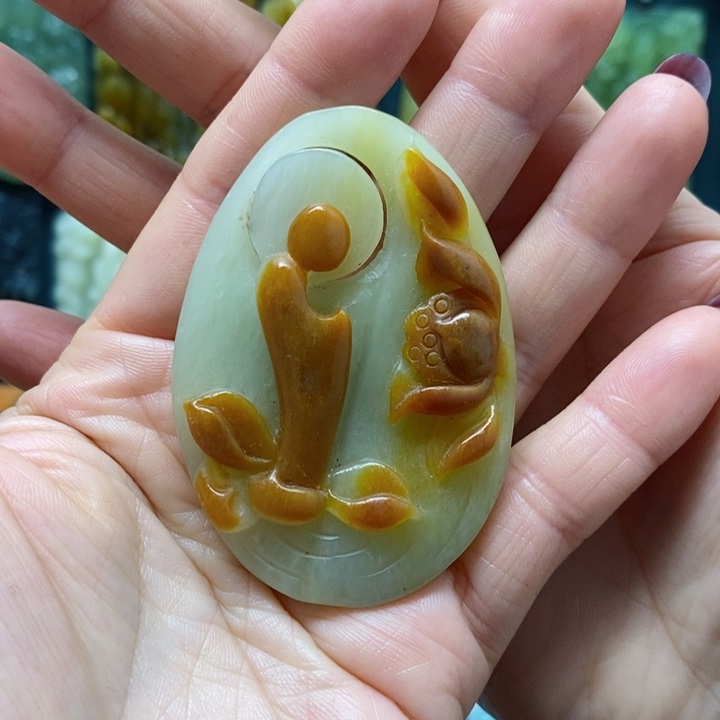 蛇纹石玉挂件未镶嵌