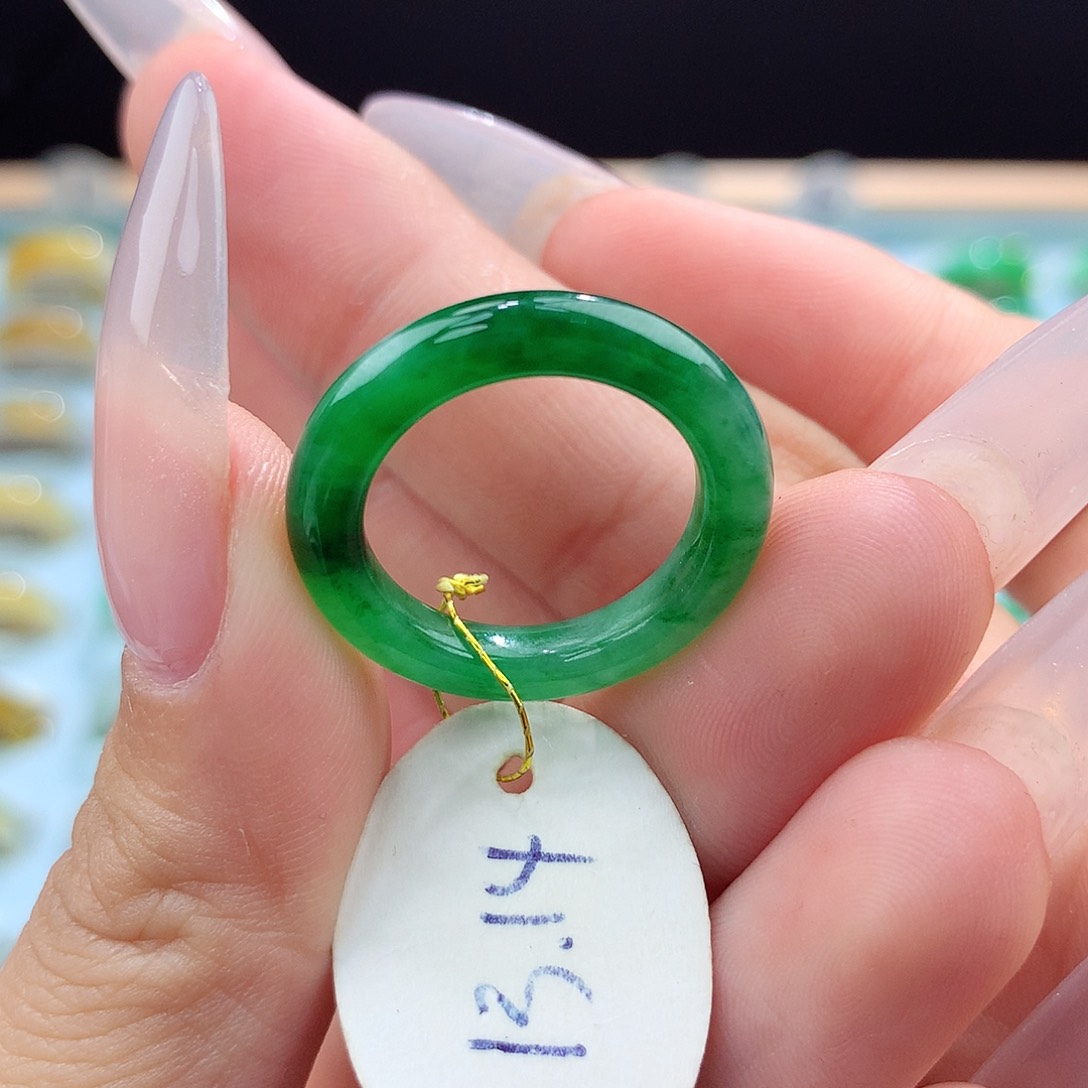 翡翠戒指未镶嵌13-14圈