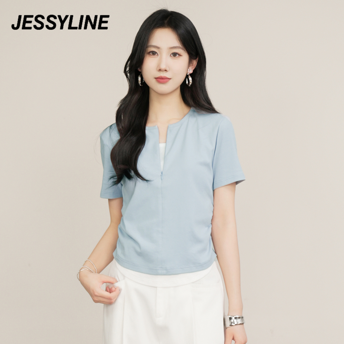 jessyline 2025夏季新款 杰茜莱浅色T恤短袖上衣百搭休闲通勤
