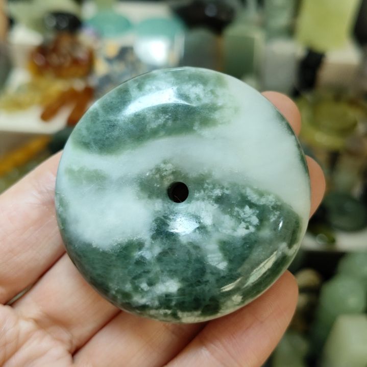 岫玉未镶嵌平安扣