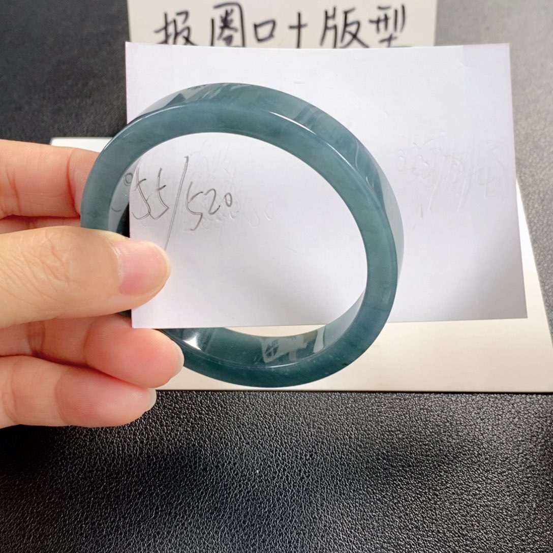 姐***姐翡翠未镶嵌手镯天然翡翠