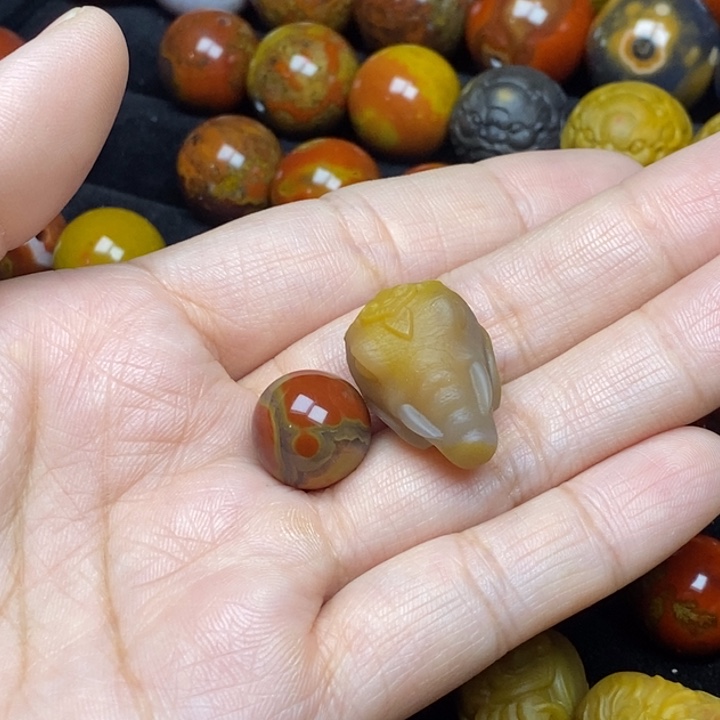 ****护玛瑙/玉髓未镶嵌佛头圆珠