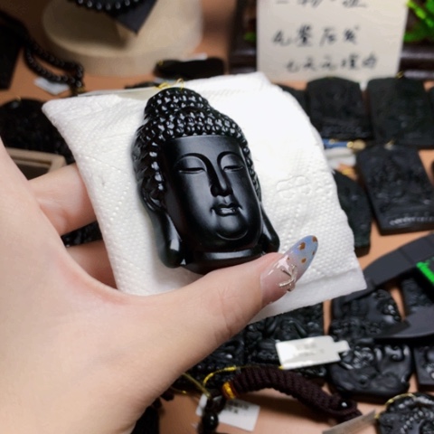 青**妆天然缅甸a货钢琴黑挂件