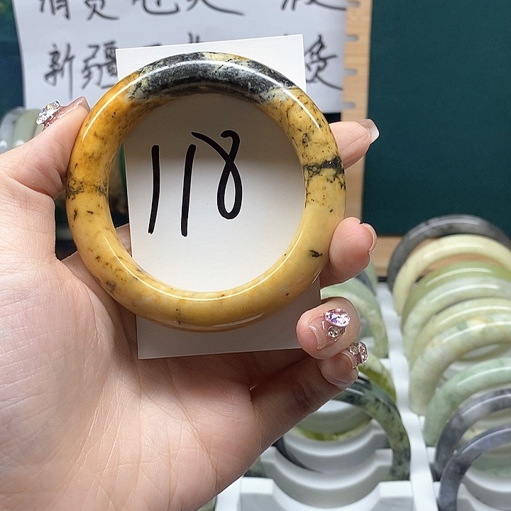 未镶嵌蛇纹石玉手镯