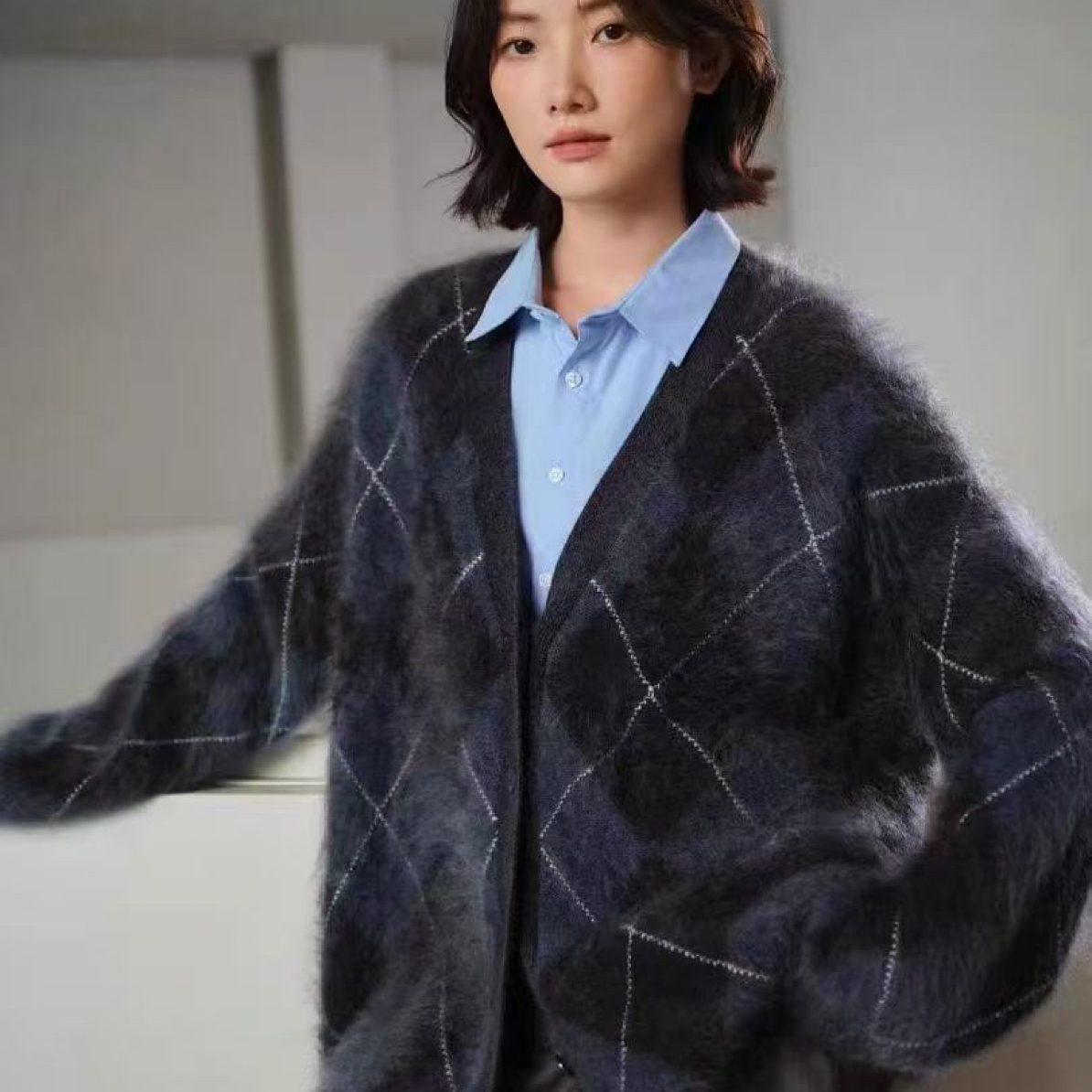 菱形格阔版老钱风拉毛拉绒时尚复古宽松毛衫加厚开衫女4933