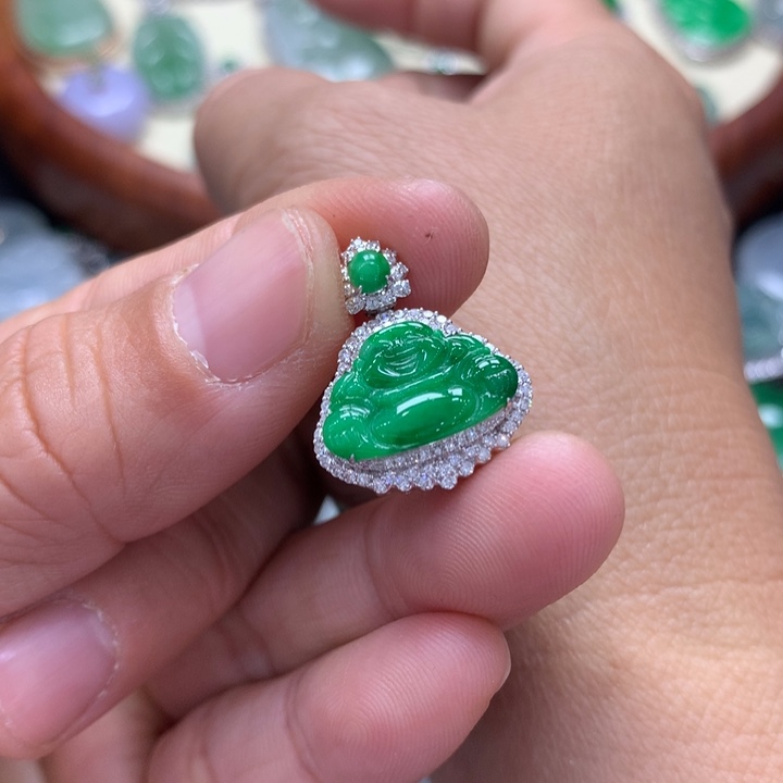 翡翠吊坠(不含链)18K金镶嵌