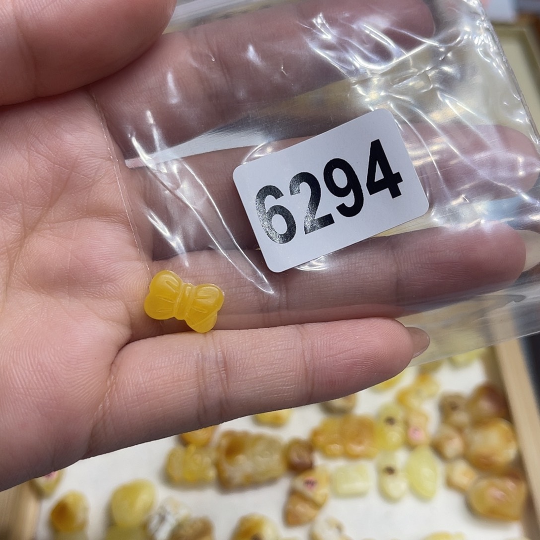 琥珀未镶嵌裸石蜜蜡