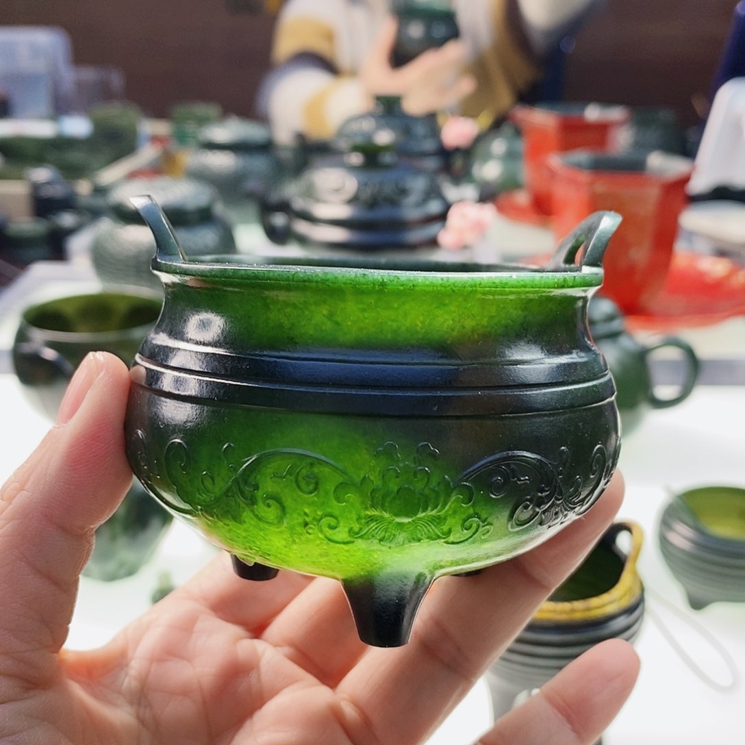 和田玉（青玉）摆件未镶嵌一**画微瑕