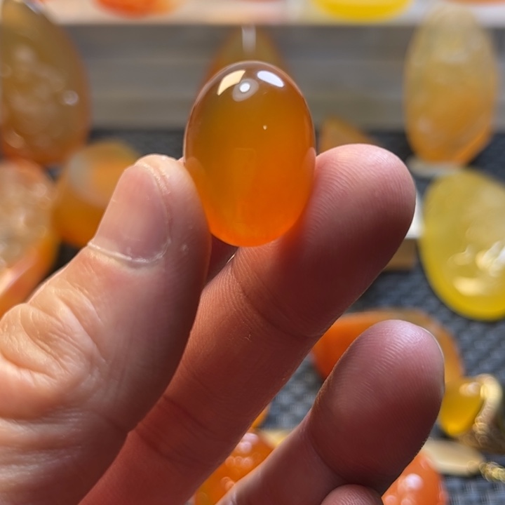 禾***庄石英质玉未镶嵌旦面