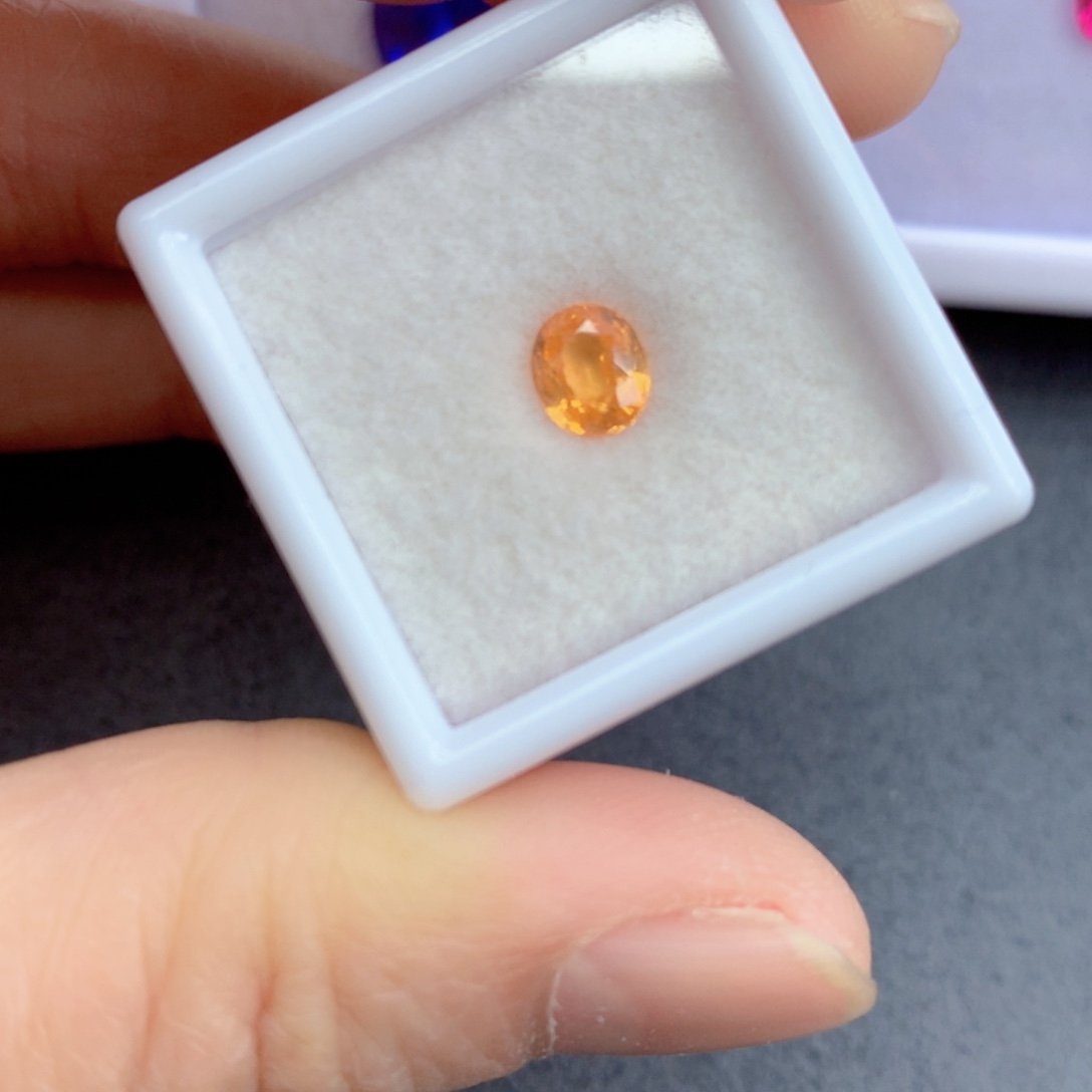 石榴石（芬达石）1.01克拉裸石未镶嵌