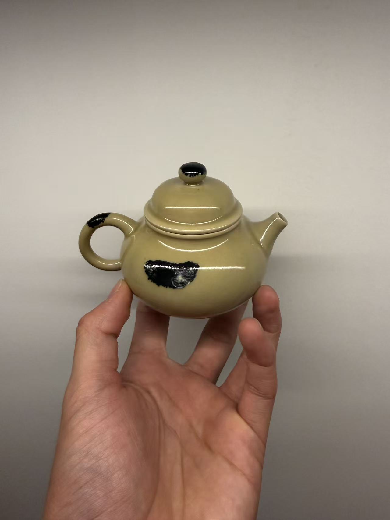 微瑕手工壶点彩