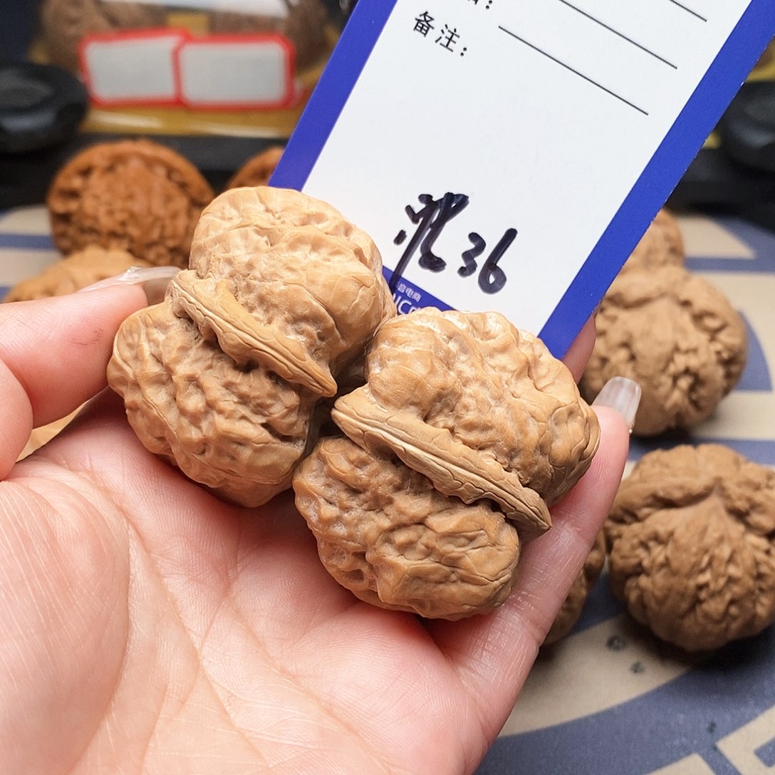 【闪购商品】文玩核桃把件冰*文玩核桃把件36